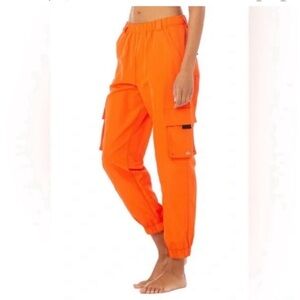 Alo Yoga It Girl tangerine cargo pants M $128